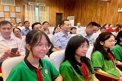 Phường Phú Diễn tuyên dương 51 gia đình văn hóa tiêu biểu và trao giải các cuộc thi về gia đình