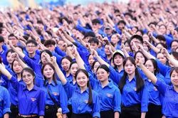 Tuổi trẻ Việt Nam d&aacute;m dấn th&acirc;n v&igrave; Tổ quốc, v&igrave; nh&acirc;n d&acirc;n