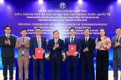 Thành phố Hà Nội ký kết 48 biên bản ghi nhớ hợp tác với các đối tác trên các lĩnh vực