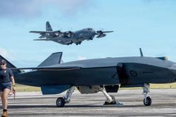 UAV 'bóng ma' MQ-28 lần đầu 'ra mắt' trong cuộc tập trận lớn nhất Thái Bình Dương