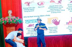 N&acirc;ng cao nghiệp vụ c&ocirc;ng t&aacute;c ph&ograve;ng ch&aacute;y, chữa ch&aacute;y cho lực lượng cơ sở