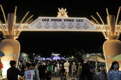 Chợ phiên vùng cao xã A Lưới 2: Động lực giúp người dân thoát nghèo