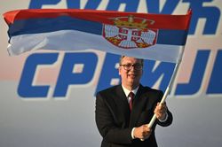 Tổng thống Serbia bất ngờ thông báo kế hoạch từ chức