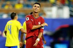 Màn trình diễn nhạt nhòa của Ronaldo