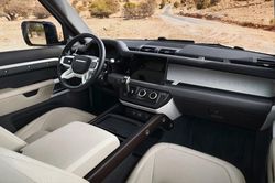 Gel bôi trơn là 'cứu tinh' cho hơn 250.000 xe Land Rover