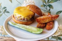 14 loại burger đáng để bay nửa vòng trái đất chỉ cho một bữa ăn