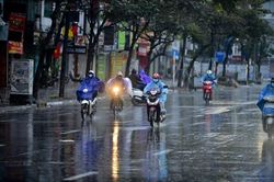 Thời tiết hôm nay 28.6: Bắc Bộ mưa dông, Trung Bộ nắng nóng
