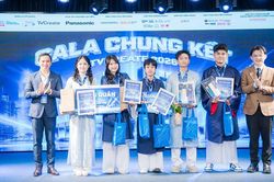 Sinh vi&ecirc;n l&agrave;m dự &aacute;n thực tế theo 'đặt h&agrave;ng' của doanh nghiệp
