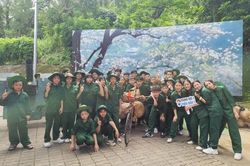 Học sinh Điện Biên hóa thân thành 'chiến sĩ Điện Biên' ngay tại Đồi A1