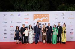 Dàn sao tỏa sáng trên thảm đỏ Lễ khai mạc DANAFF IV