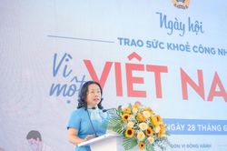 Trao sức khỏe để người lao động y&ecirc;n t&acirc;m cống hiến