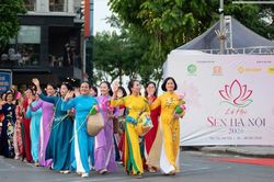[ẢNH] Lễ hội Sen 2026 xác lập kỷ lục mới với hơn 2.000 tà áo dài sen