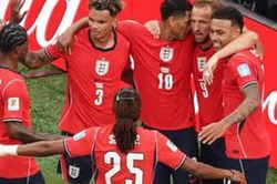 Tuyển Anh b&ugrave;ng nổ trong hiệp 2, Harry Kane tạo cột mốc mới