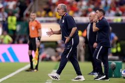 Tuyển Uruguay rối ren sau World Cup 2026