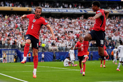World Cup 2026: Bellingham rực sáng đưa Anh đi tiếp, Croatia nhọc nhằn hạ Ghana