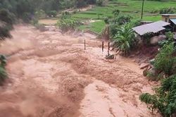 Các tỉnh miền núi Bắc Bộ mưa lớn, miền Trung nắng gắt