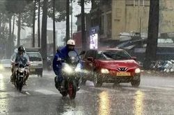 Bắc bộ bước vào đợt mưa lớn kéo dài, Nam bộ mưa tập trung chiều tối