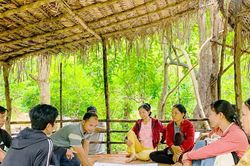 Làng Ba Na 'dệt' sinh kế từ bản sắc