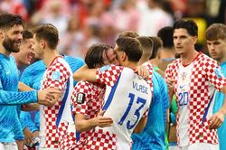 Croatia đ&aacute;nh bại Ghana, ghi t&ecirc;n m&igrave;nh v&agrave;o v&ograve;ng 32 đội