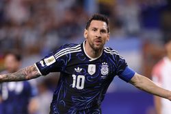 Messi ph&aacute; tiếp kỷ lục World Cup: Đơn giản l&agrave; vĩ đại