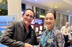 NSND Lê Khanh hội ngộ NSƯT Hoàng Hải, dàn sao 'Mưa đỏ' ở LHP Châu Á Đà Nẵng