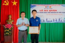 Quảng Trị: Biểu dương nam sinh dũng cảm cứu người bị đuối nước trên biển