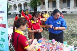 Đồng loạt ra quân thi đua chào mừng 50 năm Thành phố mang tên Bác
