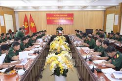 Tập trung x&acirc;y dựng lực lượng vũ trang vững mạnh to&agrave;n diện 'mẫu mực, ti&ecirc;u biểu'