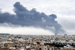 Iran tấn công trả đũa Mỹ, cảnh báo đánh đòn hủy diệt và nguy cơ đình chỉ thỏa thuận