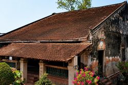 Hơn một thế kỷ g&igrave;n giữ hồn xưa, nh&agrave; cổ Đốc phủ sứ vẫn khiến nhiều người trầm trồ