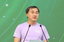 'Sức khỏe bắt đầu từ việc cha mẹ bớt cầm điện thoại, cùng con đi bộ 1 vòng sau bữa tối'