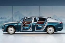 Xe sedan 4 chỗ siêu sang, công suất 863 mã lực, giá gần 5,4 tỷ đồng