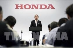 CEO Honda xin lỗi cổ đông, hẹn đưa hãng trở lại tăng trưởng sau 3 năm