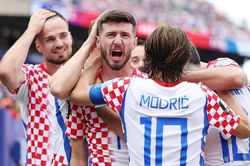 Croatia thắng ngoạn mục, Modric tiếp tục viết giấc mơ World Cup