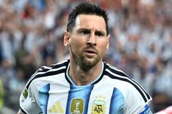Chủ tịch FIFA kh&ocirc;ng thể ngừng khen Messi