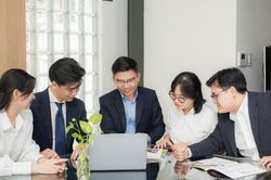 L&atilde;nh đạo chuyển đổi l&agrave; g&igrave;? V&igrave; sao ng&agrave;y c&agrave;ng được doanh nghiệp coi trọng?