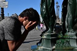 Châu Âu oằn mình trong 'vòm nhiệt': Biến đổi khí hậu khiến nắng nóng cực đoan xảy ra thường xuyên gấp 200 lần