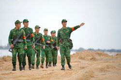 Phòng, chống buôn lậu thuốc lá là nhiệm vụ thường xuyên, trọng tâm