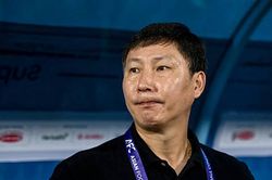 HLV Kim Sang Sik v&agrave; b&agrave;i to&aacute;n nh&acirc;n sự tại ASEAN Cup 2026: Bản lĩnh trong cơn b&atilde;o chấn thương