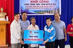 Khởi công công trình 'Thắp sáng đường quê' tại xã Pờ Tó