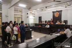 Giúp người nước ngoài ở lại Việt Nam trái phép, 11 bị cáo lãnh án