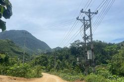 Điện đã sáng, vì sao hàng trăm hộ dân Lâm Giang vẫn chưa nhận tiền đền bù?