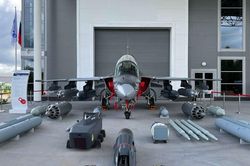 Nga thử nghiệm máy bay Yak-130M và xu hướng vũ khí tự hành thế hệ mới