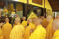 Trang nghi&ecirc;m v&agrave; đạo t&igrave;nh Lễ Đại tường H&ograve;a thượng Th&iacute;ch Huệ Tr&iacute; tại tổ đ&igrave;nh Kim Ti&ecirc;n cố đ&ocirc; Huế