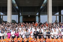 Diễn đàn 'Báo chí và Nghị trường: Dòng chảy kiến tạo trong kỷ nguyên mới' Điểm chạm cảm xúc giữa các thế hệ người làm báo