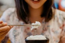 Ăn cơm vào buổi sáng có tốt không?