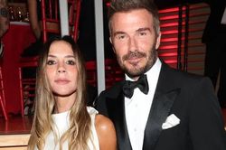 Victoria Beckham gây sốt với hình ảnh đời thường, khó tin đã bước sang tuổi 52