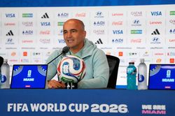 HLV Bồ Đào Nha: 'Ronaldo chơi rất, rất tốt'