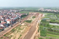 Nhiều nhà đầu tư đất nền mắc kẹt vì 'đu đỉnh'