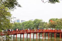 Bắc Bộ oi nóng, ngày có mưa rào rải rác